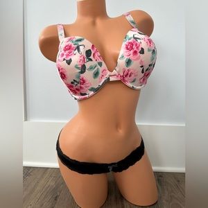 Victoria Secret brand new without tag very sexy body corps push-up bra
